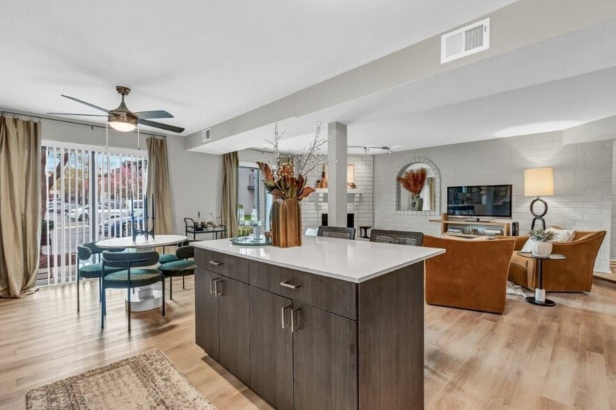 Building Photo - Albion on Lake Cook