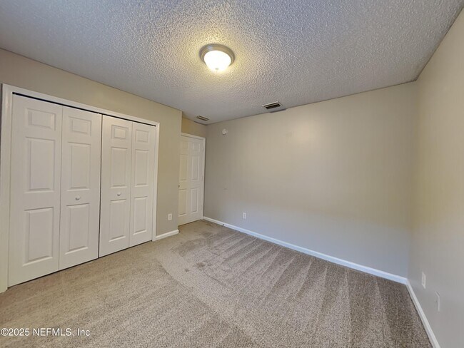 Building Photo - 938 Cherry Point Way