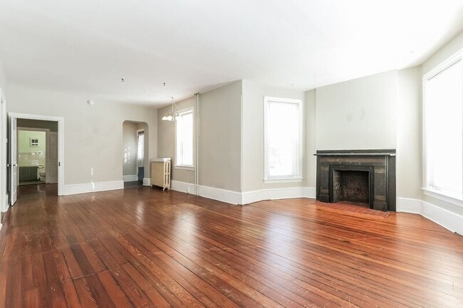 Building Photo - 1003 W Main St