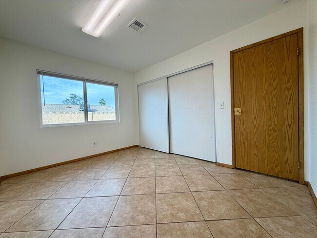 Building Photo - Single family home in Henderson