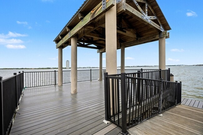 Building Photo - 1412 Veranda Mist