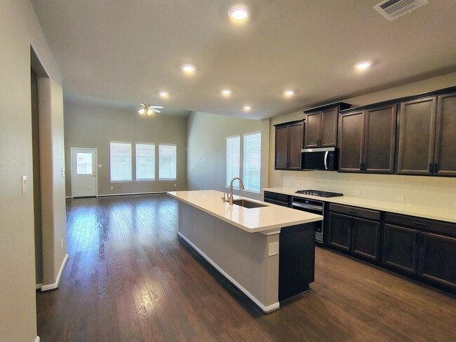 Building Photo - 2307 Sweet Bay Dr