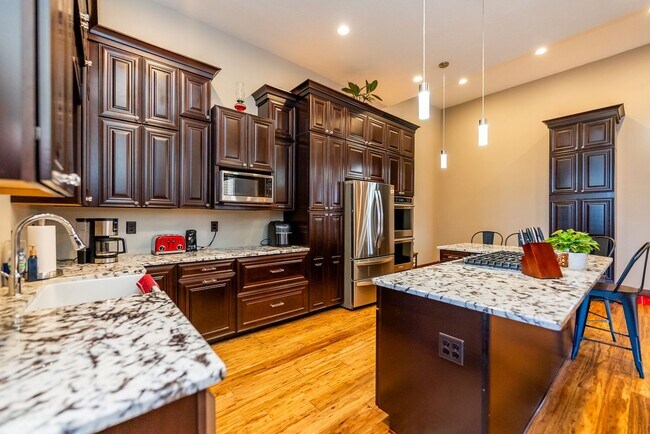 Building Photo - 101 N Main Ave