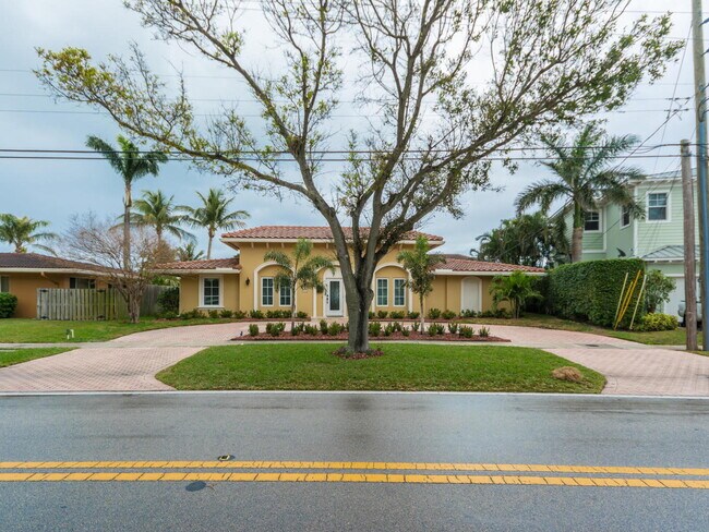 Building Photo - 4930 NE 27th Ave