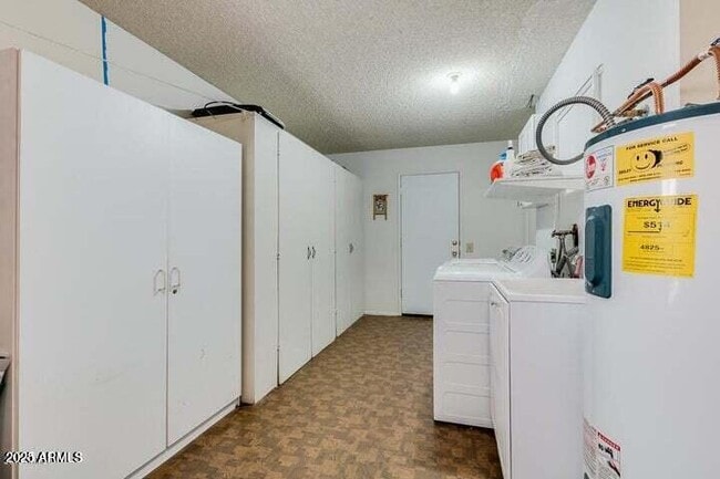 Building Photo - 9702 W Campana Dr