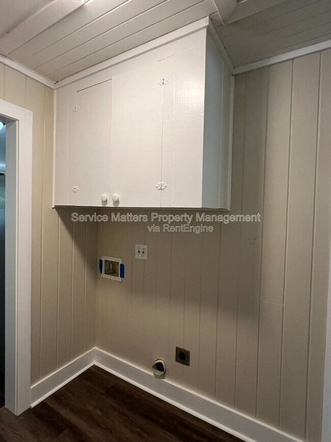 Building Photo - 1922 W Gregory St