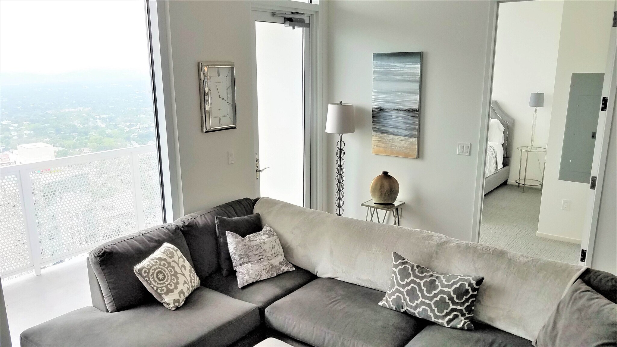 Building Photo - 301 West Ave.