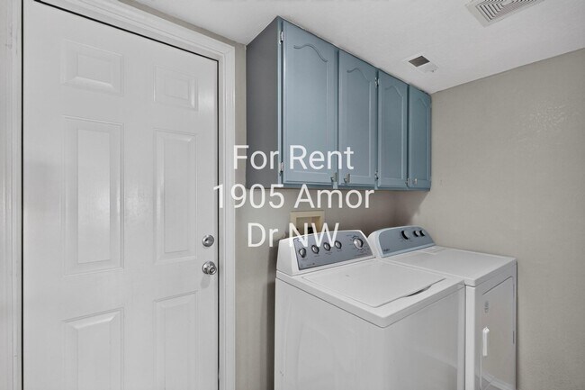 Building Photo - 1905 Amor Dr NW
