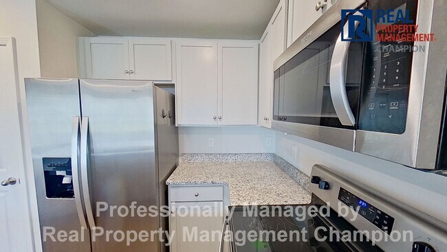 Building Photo - 3110 Lobelia Ln