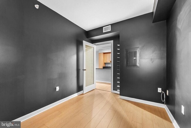 Building Photo - 440 L St NW