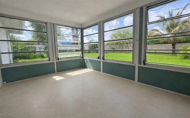 Building Photo - 424 Cactus Cir