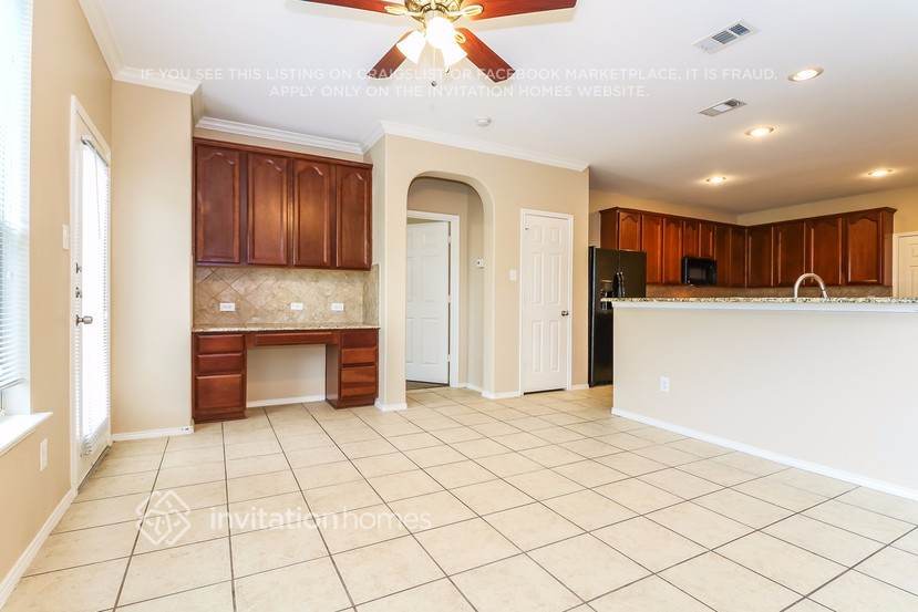 Building Photo - 2360 Merlin Dr