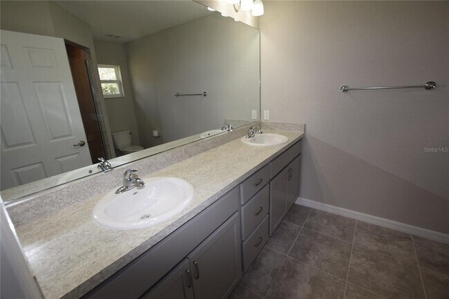 Building Photo - 21 Olive Cir