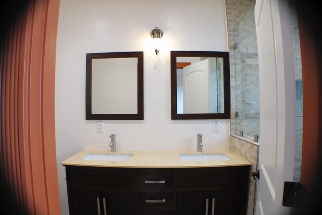 Building Photo - 3827 W Ave 42