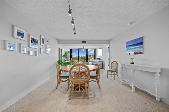 Building Photo - 201 S Seas Dr