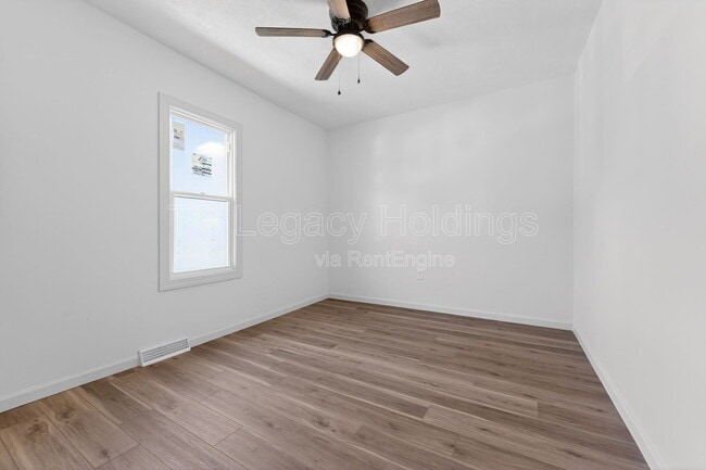 Building Photo - 804 Illinois Ave