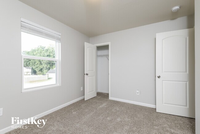 Building Photo - 179 Bedrock Ct