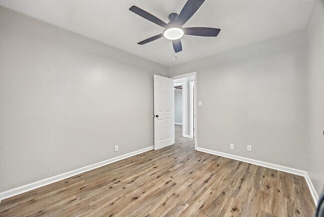 Building Photo - Newly renovated, adorable 3-bedroom, 1-bath home in Rock Hill!