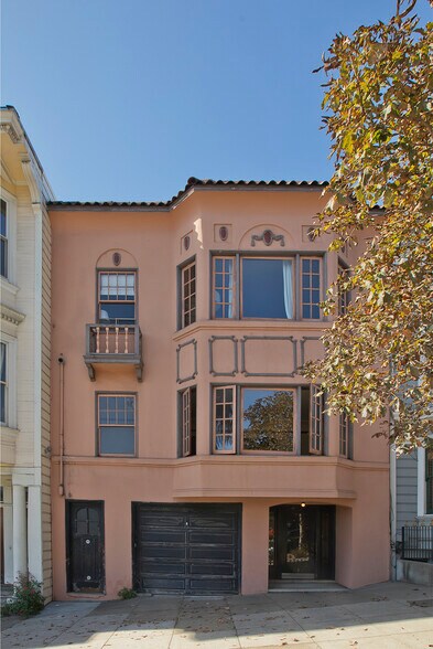 Building Photo - 832 Dolores St
