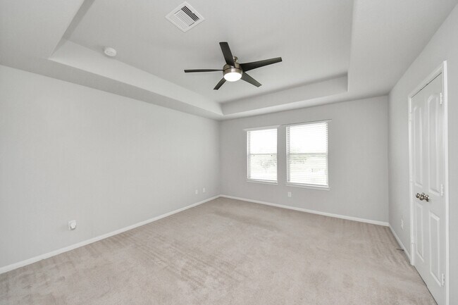 Building Photo - 2931 Palm Oaks Trail