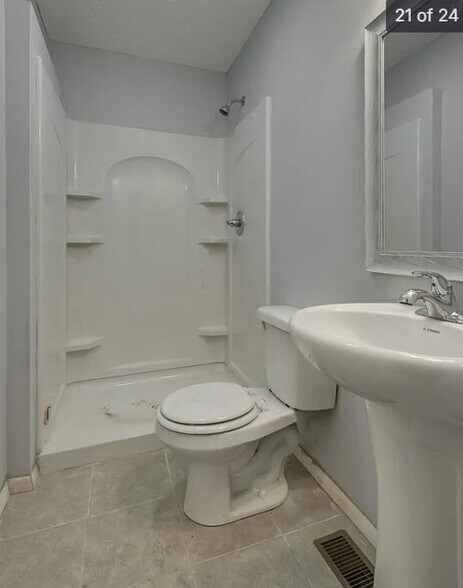 Building Photo - 508 Ash Briar Cir