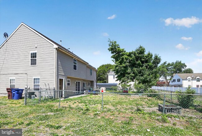 Building Photo - 507 S Fairview St