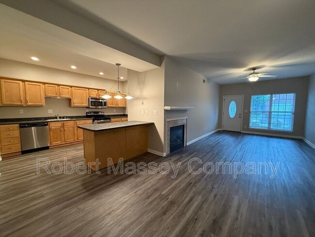Building Photo - 342 S Dorsey Ln
