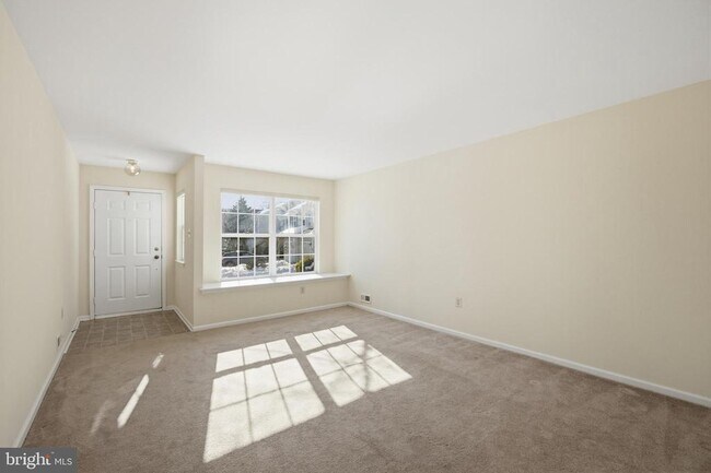 Building Photo - 56 Camellia Ct