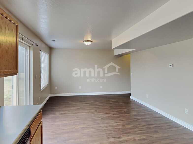 Building Photo - 1460 Heather Ln