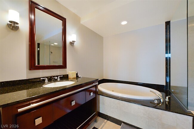 Building Photo - 2700 S Las Vegas Blvd