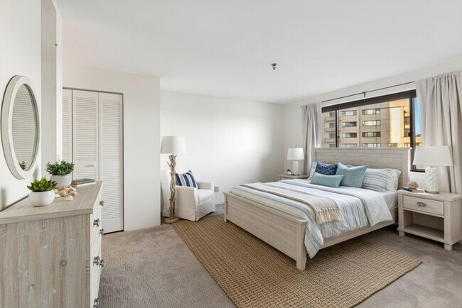 Building Photo - 376 Ocean Ave