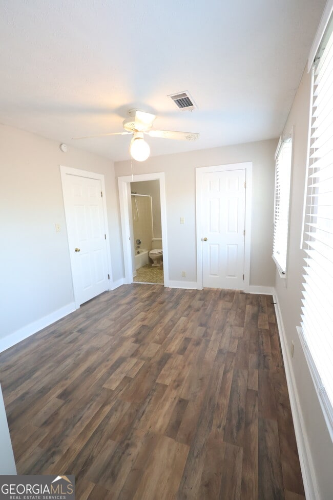 Building Photo - 1985 Briarcliff Rd