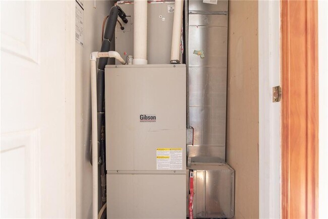 Building Photo - 29 Marlborough Ave