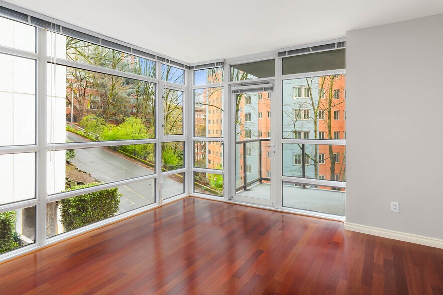 Building Photo - 1420 Terry Ave