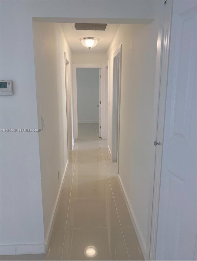 Building Photo - 5237 Warren St