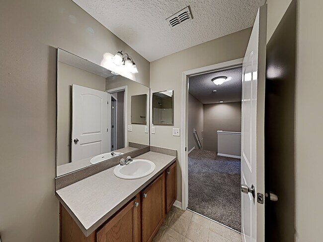 Building Photo - 3662 Lightview Ln