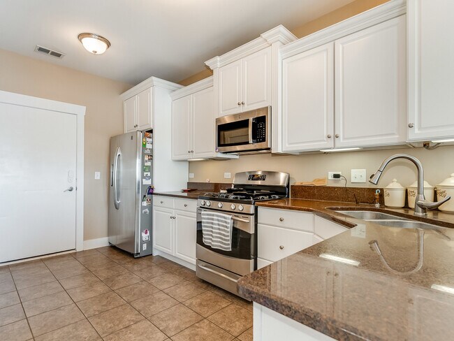 Building Photo - 15749 W Crobally Way