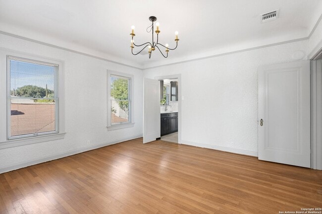 Building Photo - 331 W Elsmere Pl