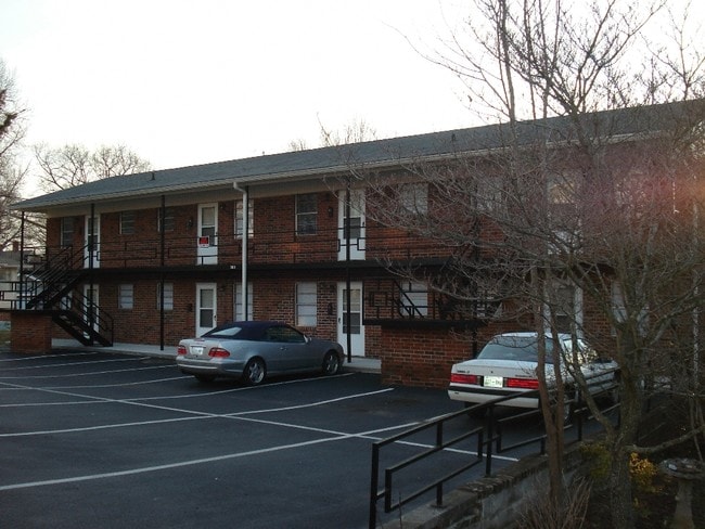 Primary Photo - 308 NW Highland Ave