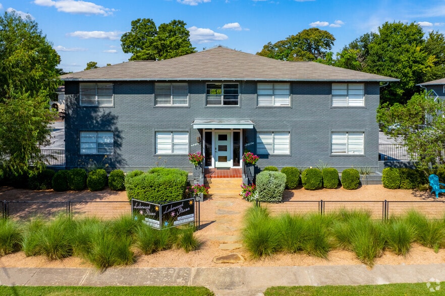 Lakewood Plaza Apartments - Lakewood Plaza