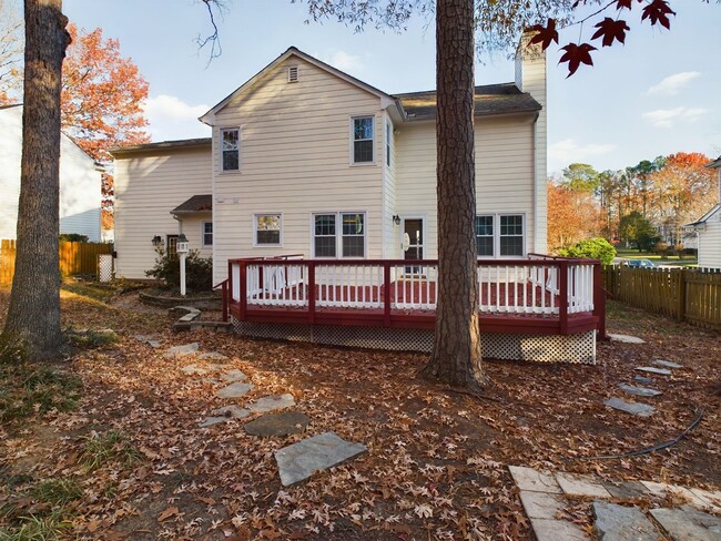 Building Photo - 2824 Hampton Woods Dr