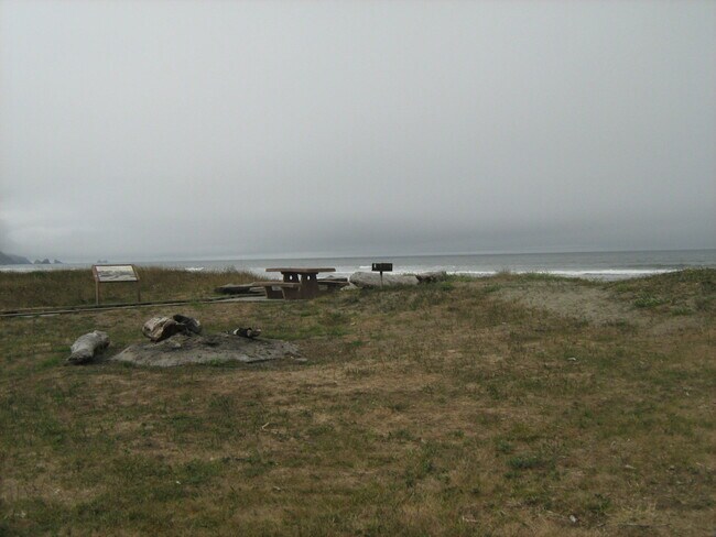 Endert beach nearby- a free day use area with picnick tables - 2710 Oliver Ave