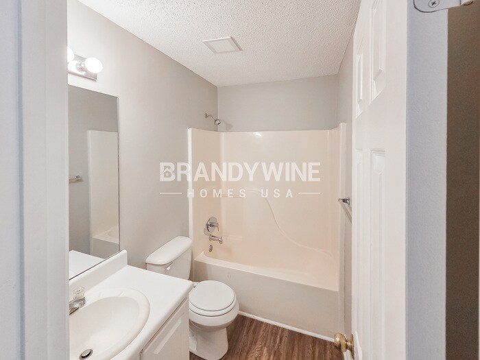 Building Photo - 2050 Tudor Dr