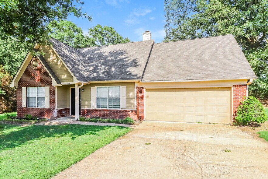 Building Photo - 7444 Holly Grove Dr