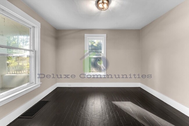 Building Photo - SHORT TERM LEASE!!! Beautiful Remodeled 3 Bedroom- West Side!