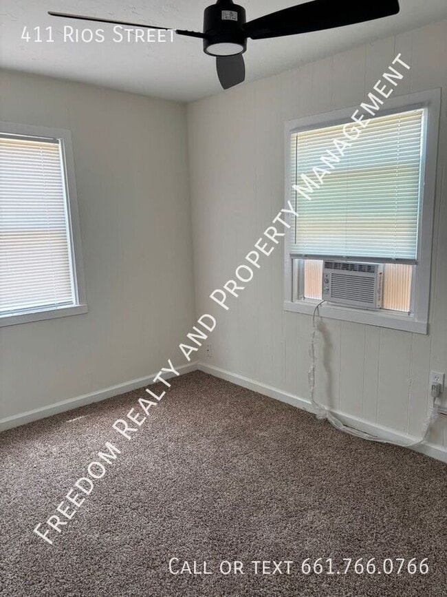 Building Photo - 411 Rios St