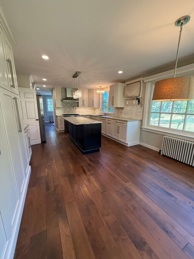 Building Photo - Charming Doylestown Modern Farmhouse & Barn