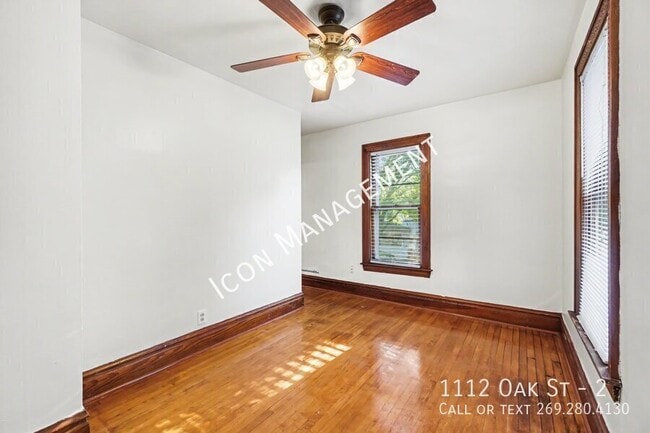 Building Photo - 1112 Oak St
