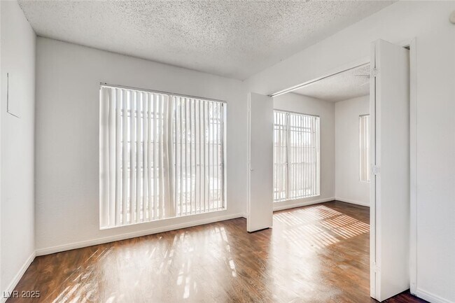 Building Photo - 2529 N Webster St