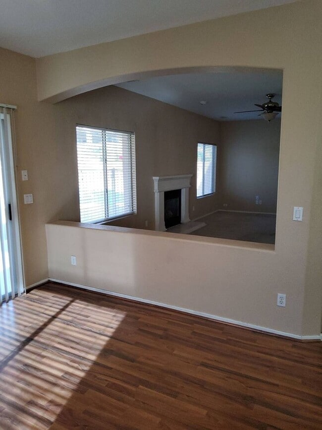 Building Photo - 4 Bedroom + Loft